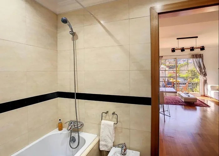 Vebella Abegoaria Caniço